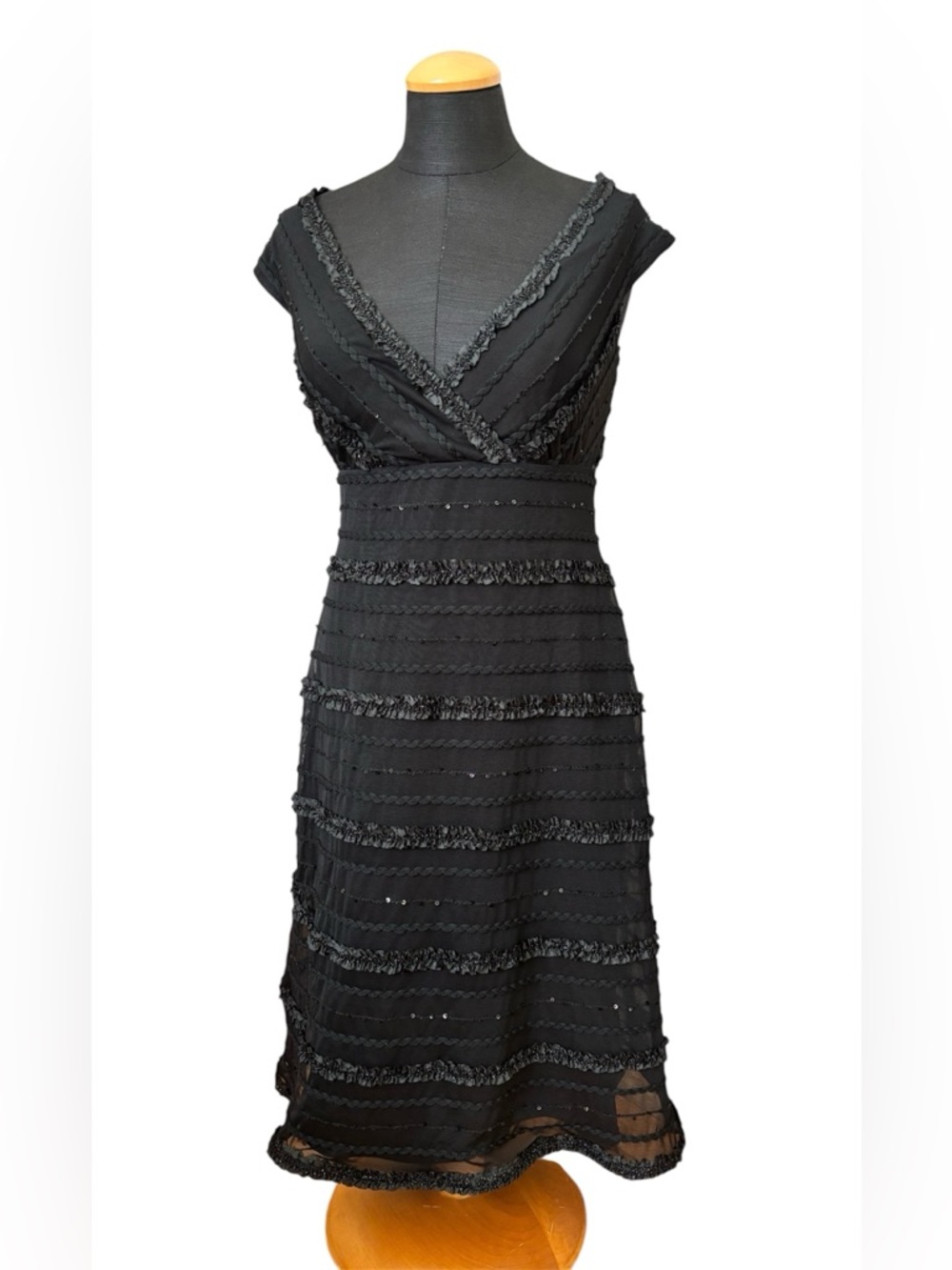 Tadashi Shoji Vintage Black Sequin Tiered Ruffle Cocktail WhimsigothDress Size 8 - Picture 2 of 11